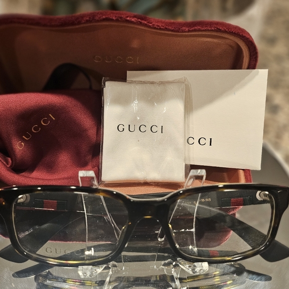 Gucci Glasses, case, dustbag, care card! Authentic🔥 - Picture 3 of 8